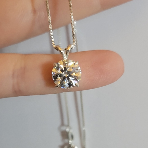 New 3ct Beautiful Moissanite Diamond Pendant With A Chain - Picture 5 of 8